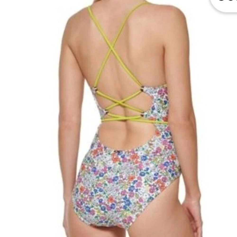 Tommy Hilfiger Women's Penelope Floral One Piece Belted SwimSuit NWT - Size 18 - Picture 3 of 8